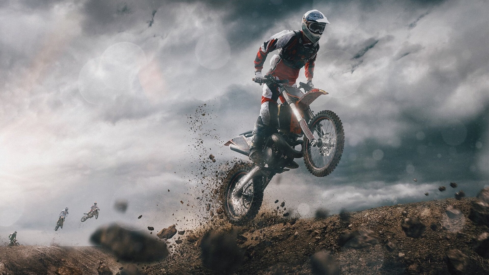 训练计划加入耐力跑与力量训练平衡体能与比赛节奏要求,耐力跑动作